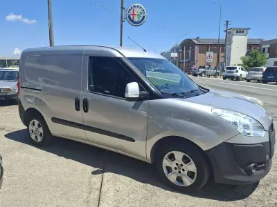 Usata Fiat Doblò 101 CV (74 kW) 2013 Argento Monovolume