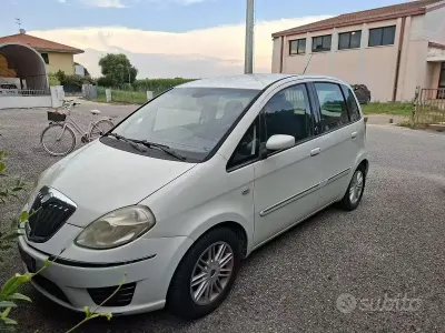 Usata Lancia Musa 77 CV (56 kW) 2009 Bianco Monovolume