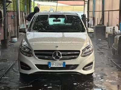Gebraucht Mercedes B180 109 PS (80 kW) 2018 Weiß Van / Kleinbus