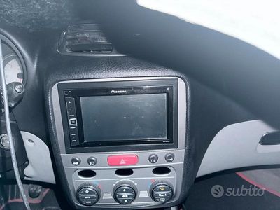 Usata Alfa Romeo 147 120 CV (88 kW) 2006 Nero Utilitaria