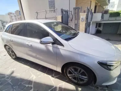 Usata Mercedes B180 Business 116 CV (85 kW) 2019 Argento Utilitaria