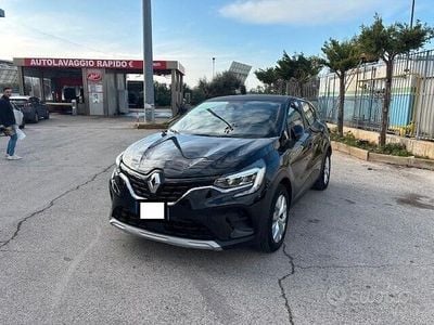 Usata Renault Captur Business 100 CV (73 kW) 2021 Nero SUV