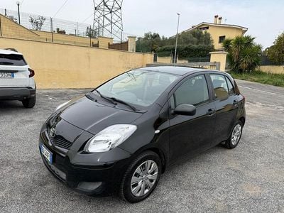 Usata Toyota Yaris 69 CV (50 kW) 2010 Nero Utilitaria