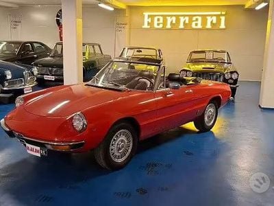 Usata Alfa Romeo Spider Veloce 131 CV (96 kW) 1982 Rosso alfa / pastello Cabrio