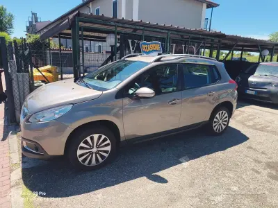 Usata Peugeot 2008 Active 82 CV (60 kW) 2013 Grigio SUV