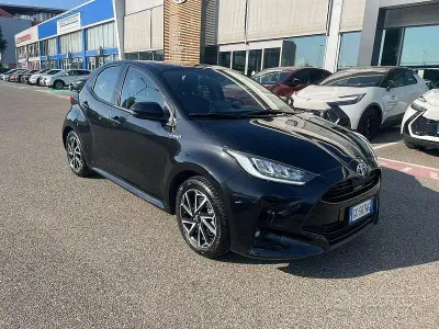 Usata Toyota Yaris Hybrid Trend 116 CV (85 kW) 2021 Nero Berlina
