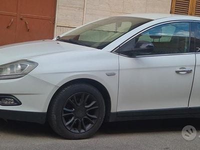 Usata Lancia Delta Gold 120 CV (88 kW) 2013 Bianco Utilitaria