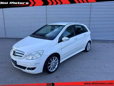 Usata Mercedes B180 109 CV (80 kW) 2009 Bianco Monovolume