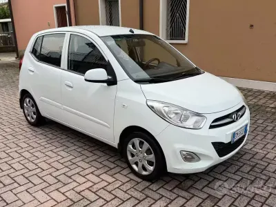 Usata Hyundai i10 69 CV (50 kW) 2012 Bianco Utilitaria