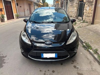 Usata Ford Fiesta Titanium 71 CV (52 kW) 2010 Nero Berlina