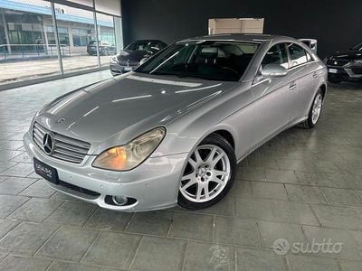 Usata Mercedes CLS320 224 CV (164 kW) 2006 Grigio Coupé