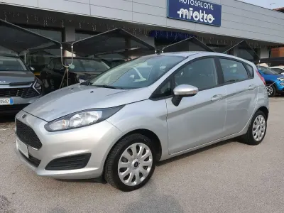 Usata Ford Fiesta Business Edition 82 CV (60 kW) 2017 Argento Utilitaria