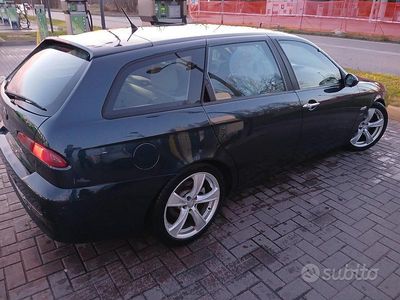 Usata Alfa Romeo 156 140 CV (102 kW) 2005 Blu Station wagon