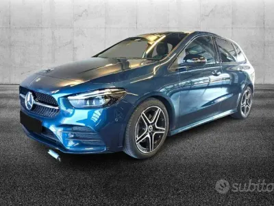 Usata Mercedes B180 Premium 116 CV (85 kW) 2021 Blu/azzurro Monovolume