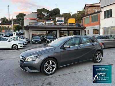 Usata Mercedes A180 Premium 109 CV (80 kW) 2015 Grigio Berlina