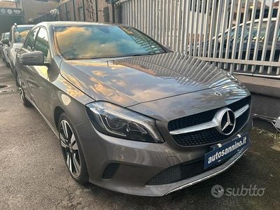 Usata Mercedes A180 Premium 109 CV (80 kW) 2018 Grigio Berlina