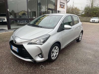 Usata Toyota Yaris Business Edition 69 CV (50 kW) 2019 Argento Berlina