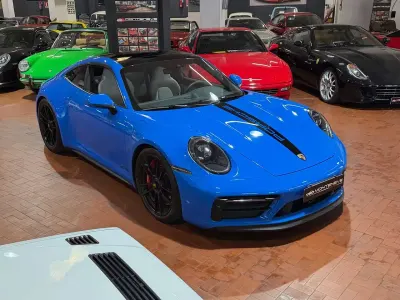 Usata Porsche 992 480 CV (353 kW) 2023 Shark blue Coupé
