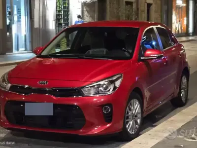 Second-hand Kia Rio 101 CP (74 kW) 2018 Roșu Berlinǎ