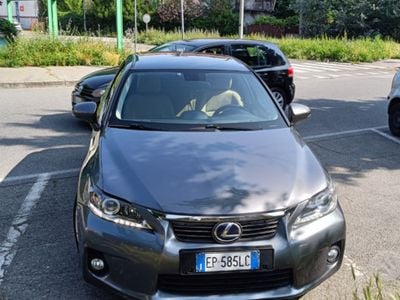 Lexus CT200h