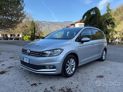 Usata VW Touran Highline 115 CV (84 kW) 2016 Grigio Monovolume