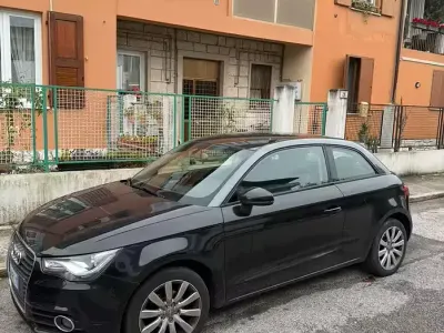 Käytetty Audi A1 Ambition 90 HP (66 kW) 2013 Musta Viistoperä