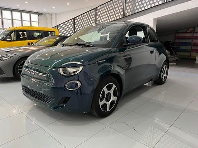 Usata Fiat 500e Action 42 kW (58 CV) 2022 Blu Berlina
