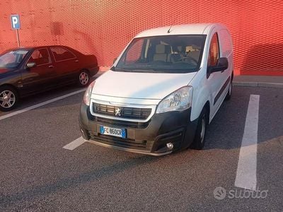 Usata Peugeot Partner 99 CV (72 kW) 2016 Monovolume