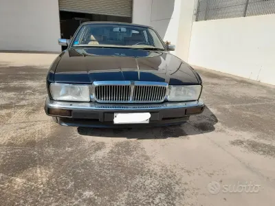 Usata Jaguar XJ Sovereign 199 CV (146 kW) 1990 Nero Berlina