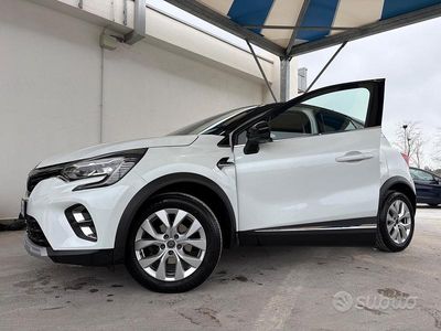 Usata Renault Captur Intens 116 CV (85 kW) 2020 Bianco SUV