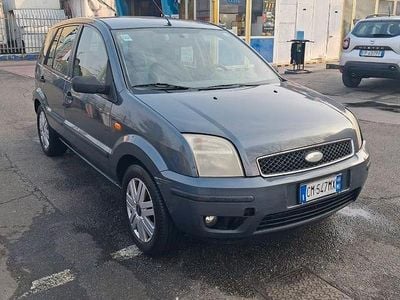 Usata Ford Fusion 80 CV (58 kW) 2004 Utilitaria