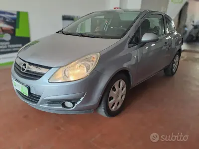 Begagnad Opel Corsa Sport 80 HK (58 kW) 2009 Grå Halvkombi
