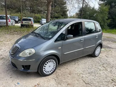 Usata Lancia Musa 69 CV (50 kW) 2009 Grigio Monovolume
