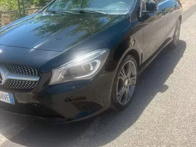 Usata Mercedes CLA200 Shooting Brake 136 CV (100 kW) 2015 Nero Station wagon