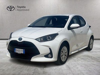 Usata Toyota Yaris Hybrid Active 116 CV (85 kW) 2023 Bianco Berlina