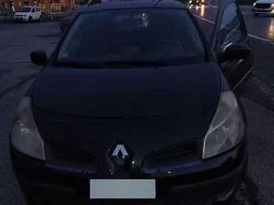 Usata Renault Clio II 75 CV (55 kW) 2009 Nero Berlina