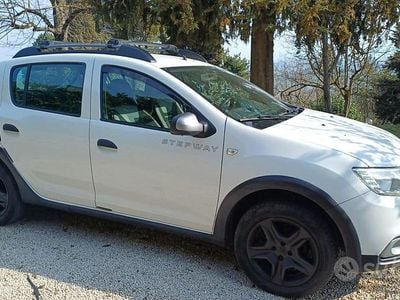 Usata Dacia Sandero 90 CV (66 kW) 2017 Berlina