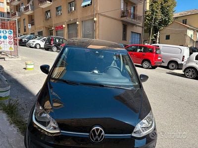 Usata VW up! 65 CV (47 kW) 2022 Nero Utilitaria