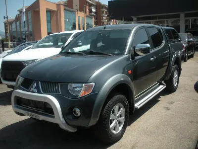 Usata Mitsubishi L200 Intense 135 CV (99 kW) 2011 Grigio Pick-up