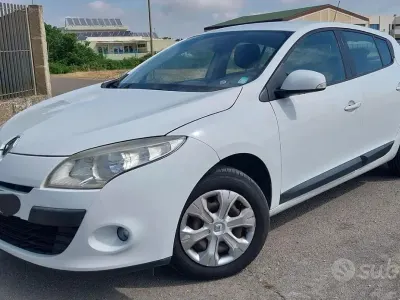 Usata Renault Mégane III 90 CV (66 kW) 2010 Bianco Berlina