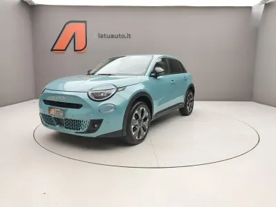 Usata Fiat 600 La Prima 145 CV (106 kW) 2025 Blu SUV