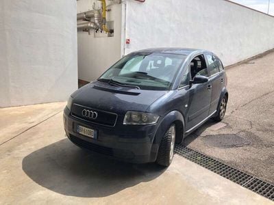 Usata Audi A2 Ambiente 75 CV (55 kW) 2001 Blu petrolio Utilitaria