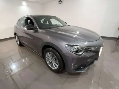 Usata Alfa Romeo Stelvio Super 209 CV (153 kW) 2023 Grigio SUV