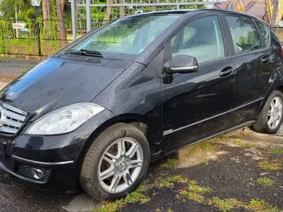 Usata Mercedes A180 Premium 109 CV (80 kW) 2012 Nero Utilitaria