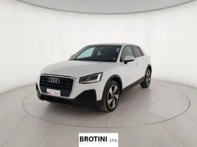 Usata Audi Q2 Advanced 150 CV (110 kW) 2023 Bianco metallizzato SUV