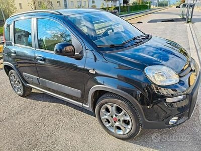 Usado Fiat Panda 4x4 75 CV (55 kW) 2013 Negro Utilitario