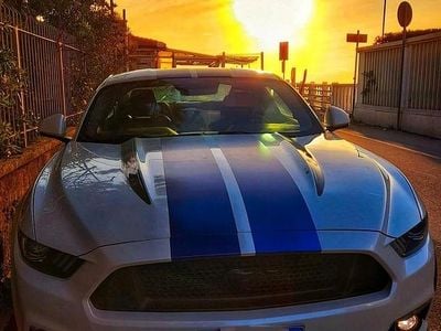 Usata Ford Mustang GT Fastback 421 CV (309 kW) 2018 Bianco Coupé