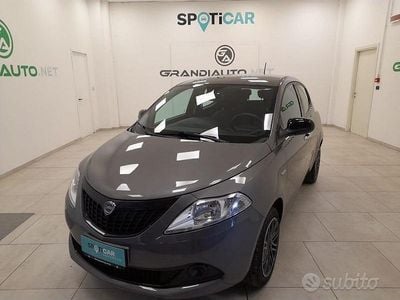 Usata Lancia Ypsilon Silver 70 CV (51 kW) 2023 Grigio Utilitaria