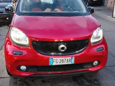 Begagnad Smart ForFour 71 HK (52 kW) 2016 Röd Halvkombi