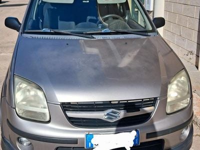 Usata 2004 Suzuki Ignis Utilitaria | 700 €